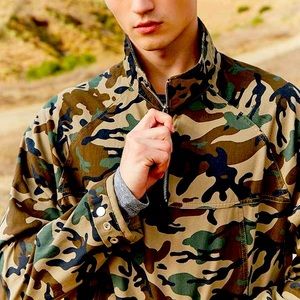Forever 21 Men: Quarter Zip Camo Anorak